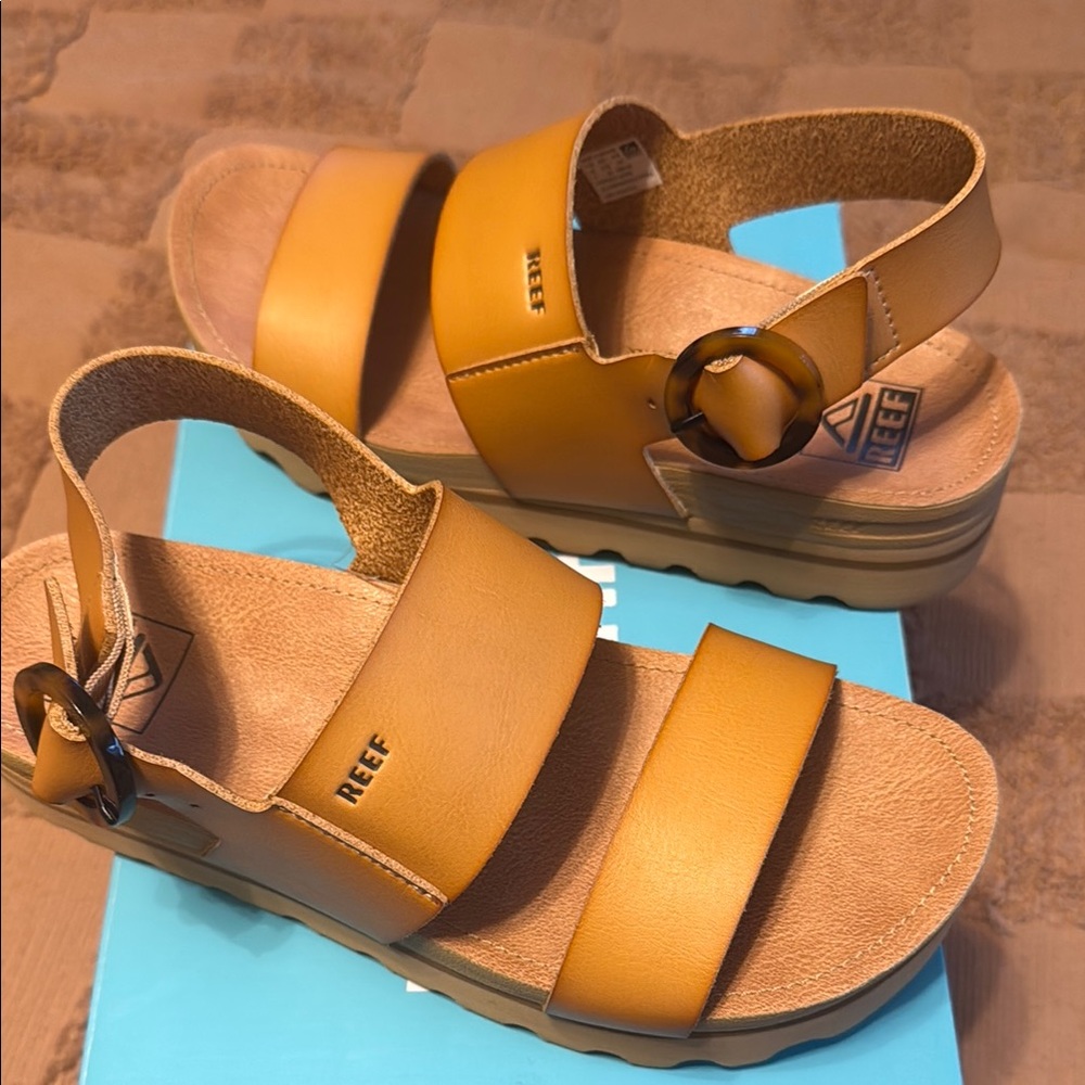 Reef Women's Tan Sandals